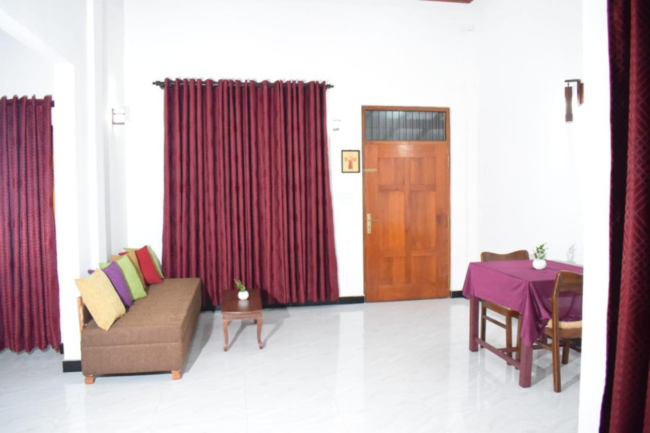 The Alexis'S Guest House Negombo Exteriör bild