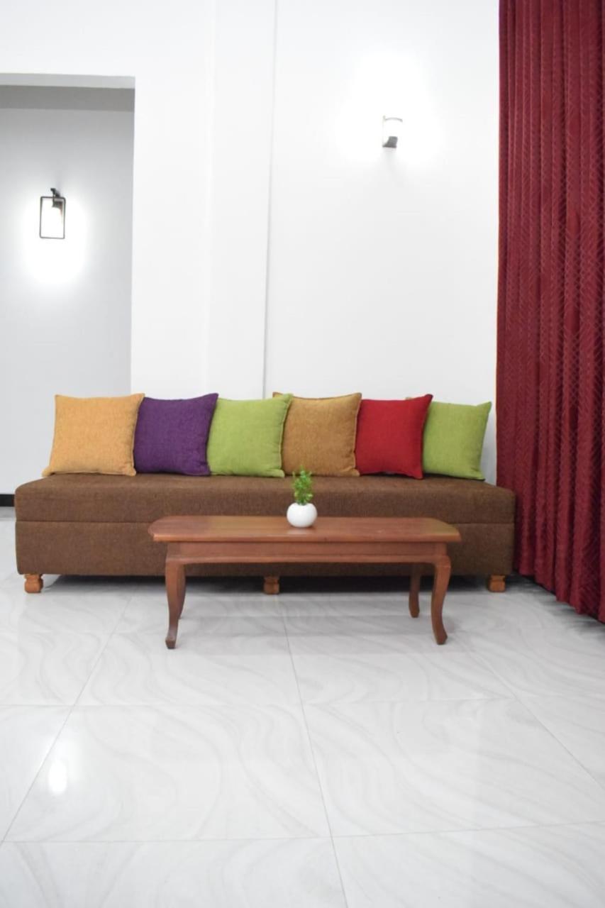 The Alexis'S Guest House Negombo Exteriör bild