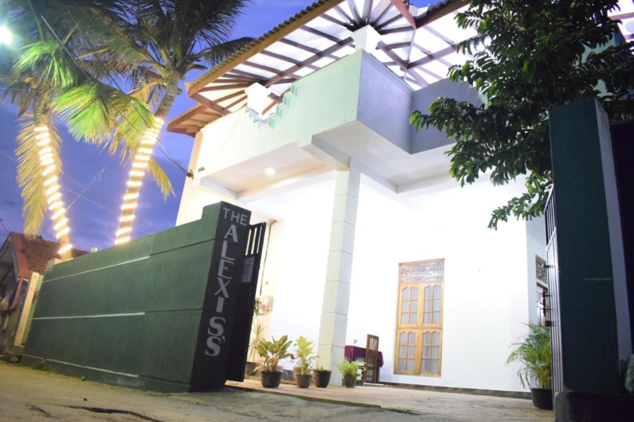 The Alexis'S Guest House Negombo Exteriör bild