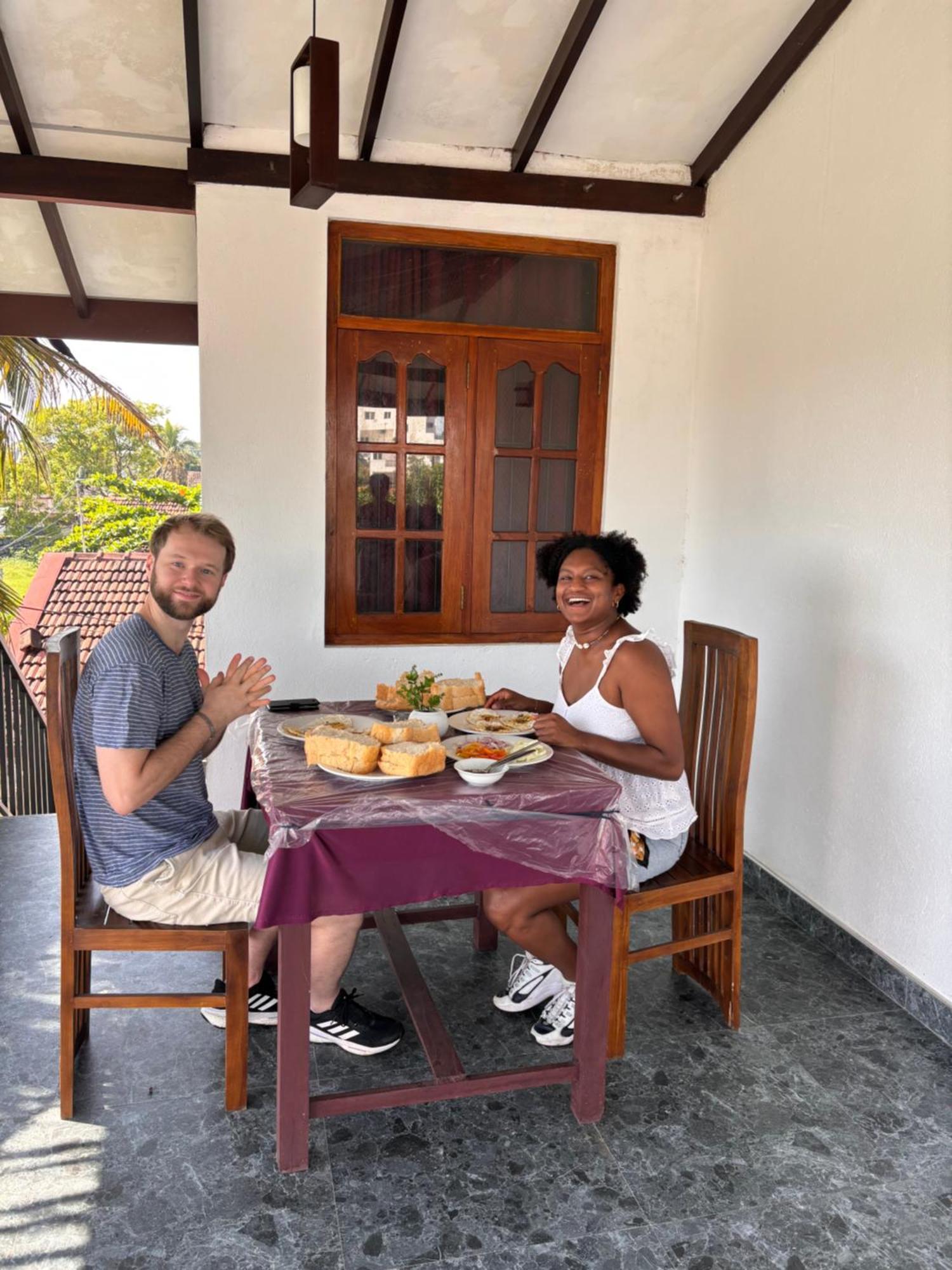 The Alexis'S Guest House Negombo Exteriör bild
